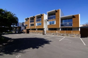 Sumner Bay Motel Exterior